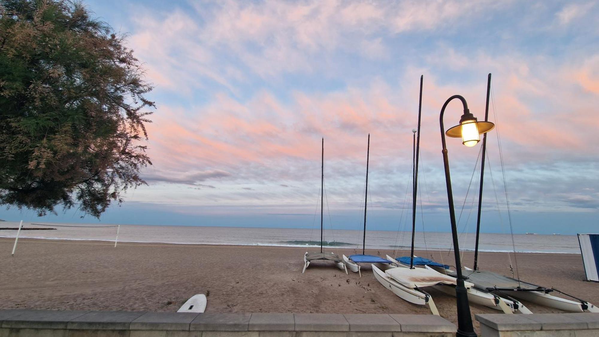 Apartamento De 1 Habitacion Frente Al Mar Y Con Piscina Daire Benicàssim Dış mekan fotoğraf
