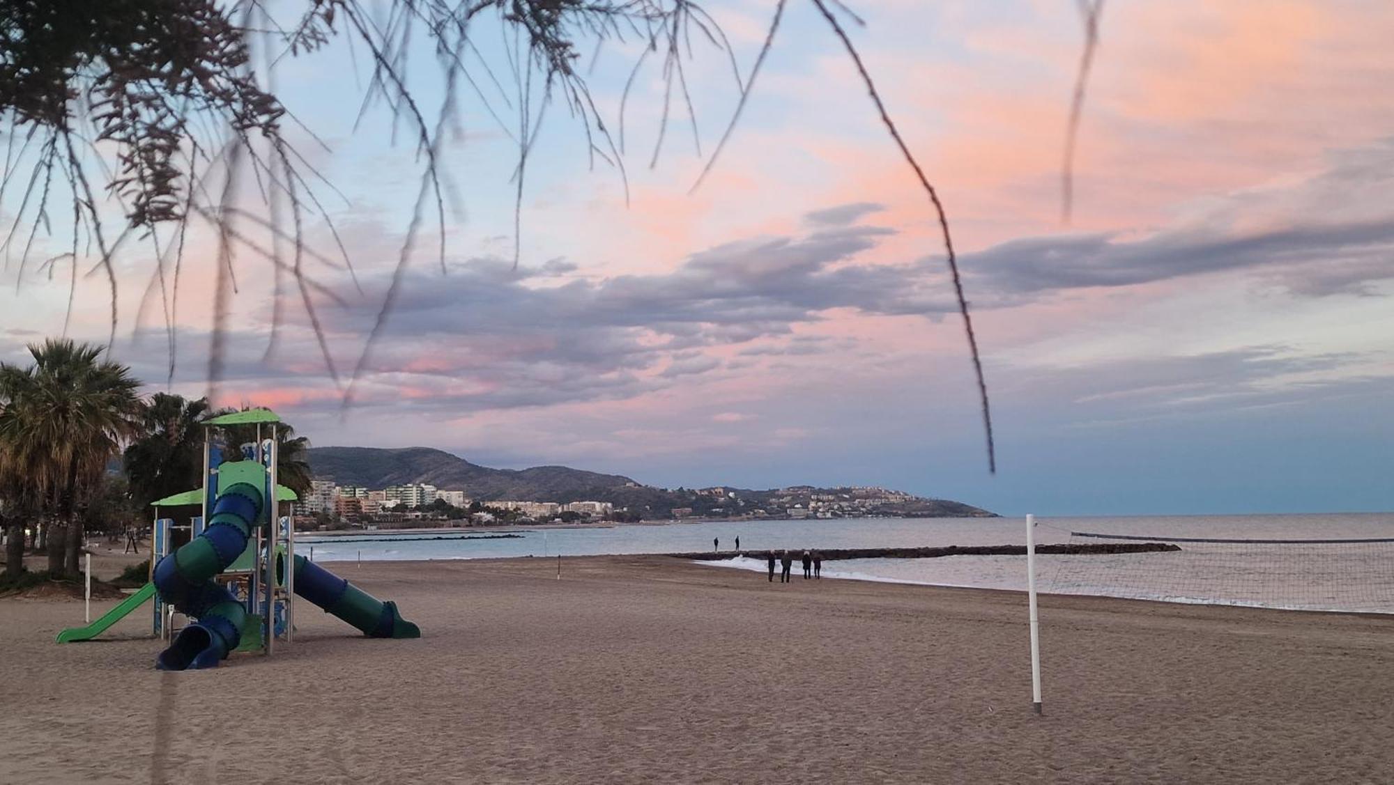 Apartamento De 1 Habitacion Frente Al Mar Y Con Piscina Daire Benicàssim Dış mekan fotoğraf